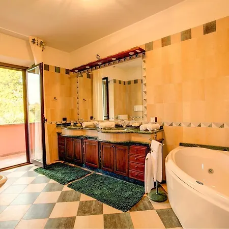 Ponterio-pian Di Porto Sleeps 10 Pool Air Con Villa Due Santi